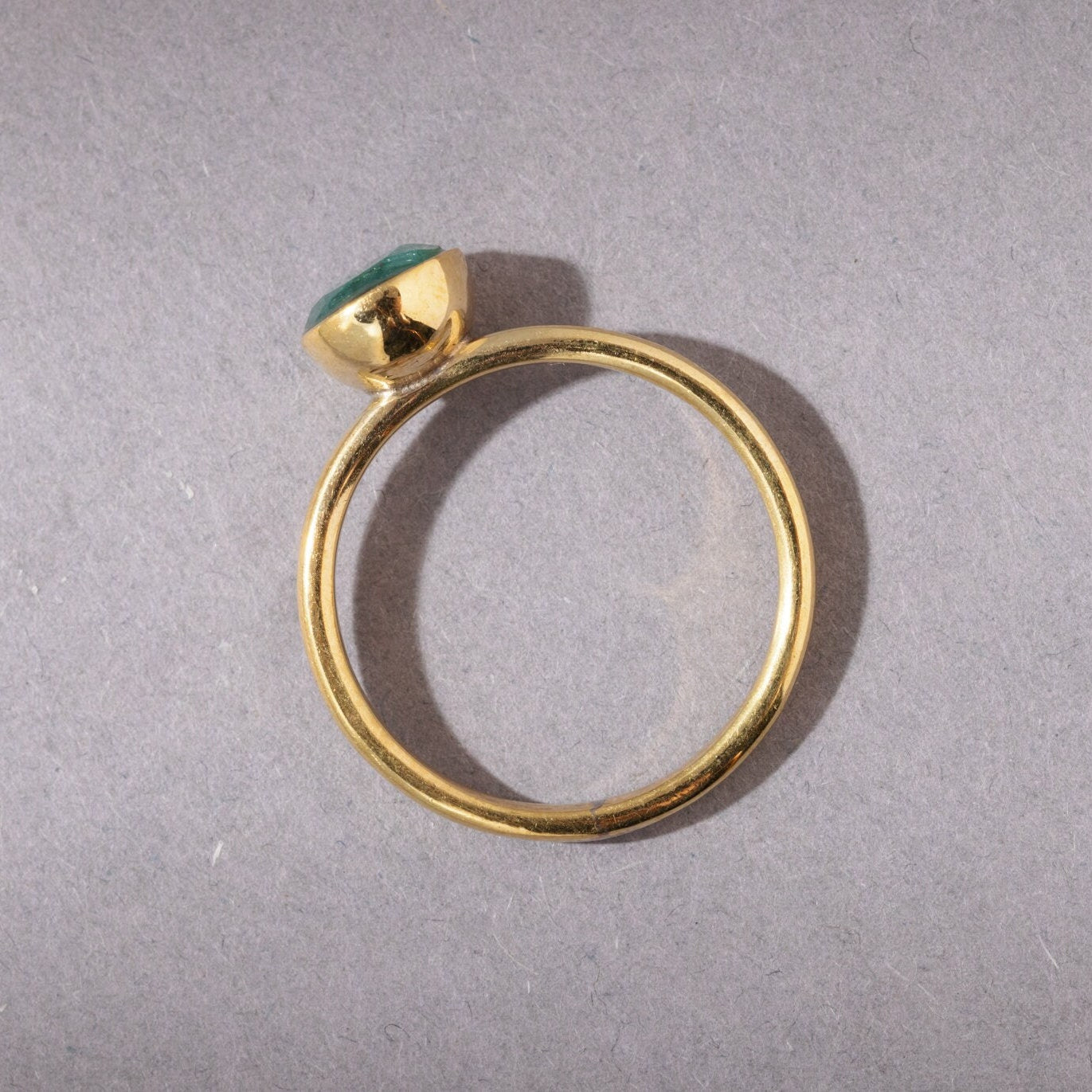 Emerald Quarz Ring rund geschliffen gold handgemacht