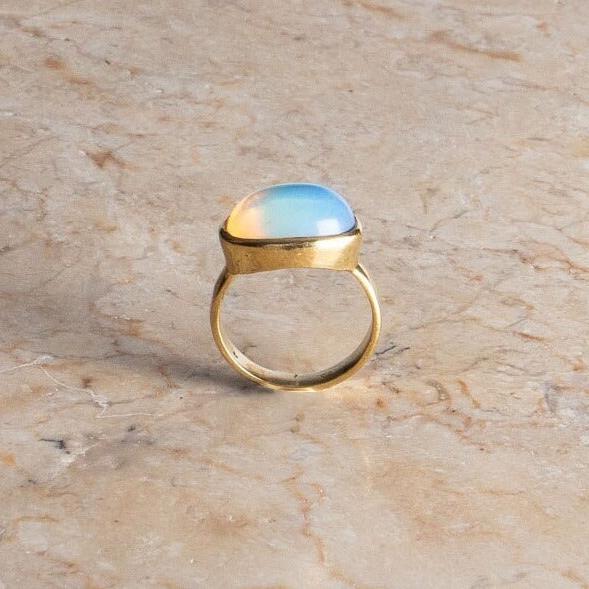 Großer Opal Ring mit ovalem Stein gold handgemacht