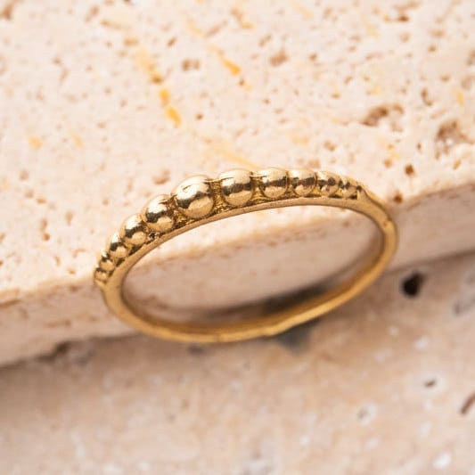 Feiner Ring mit Kugeln boho