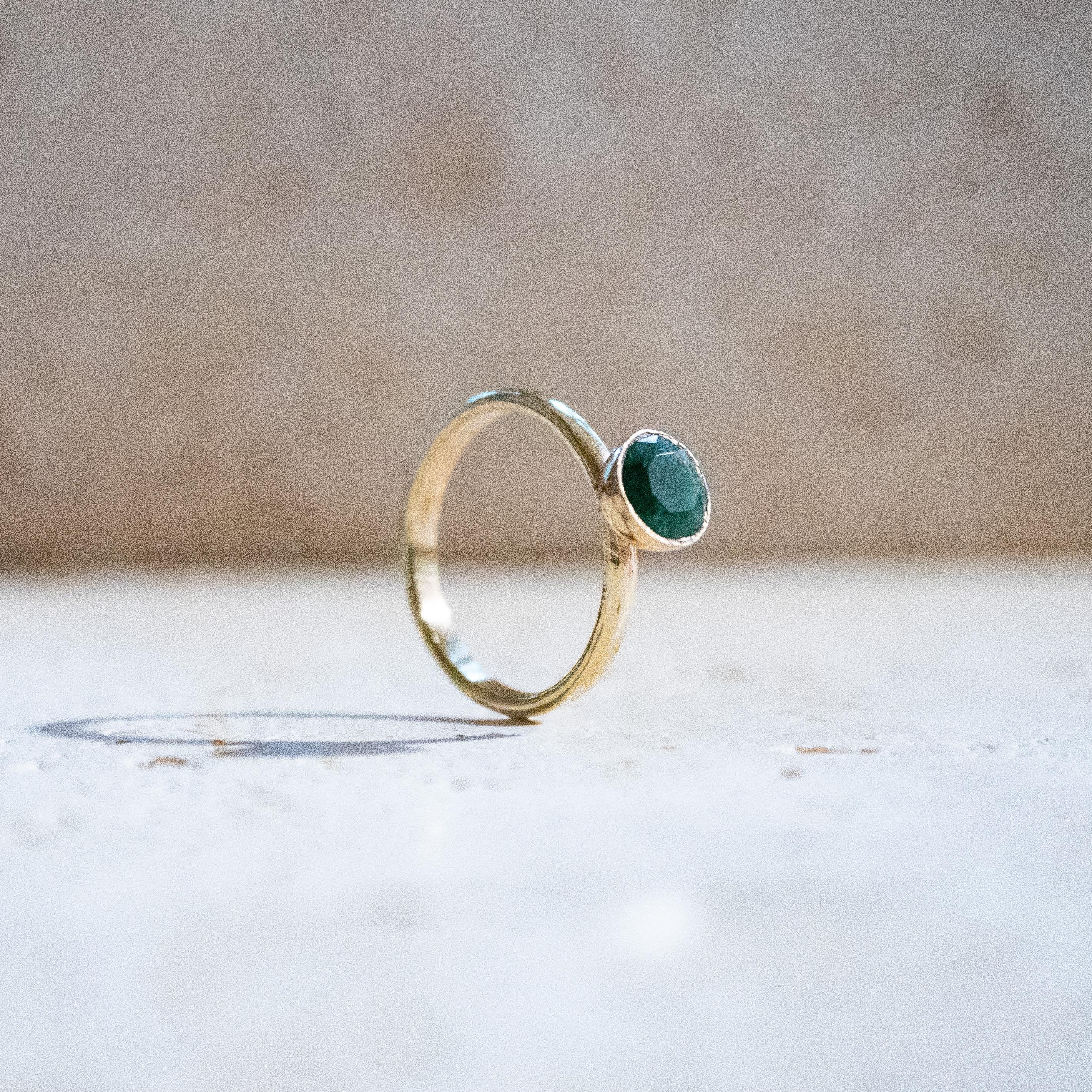 Emerald Quarz Ring rund geschliffen gold handgemacht