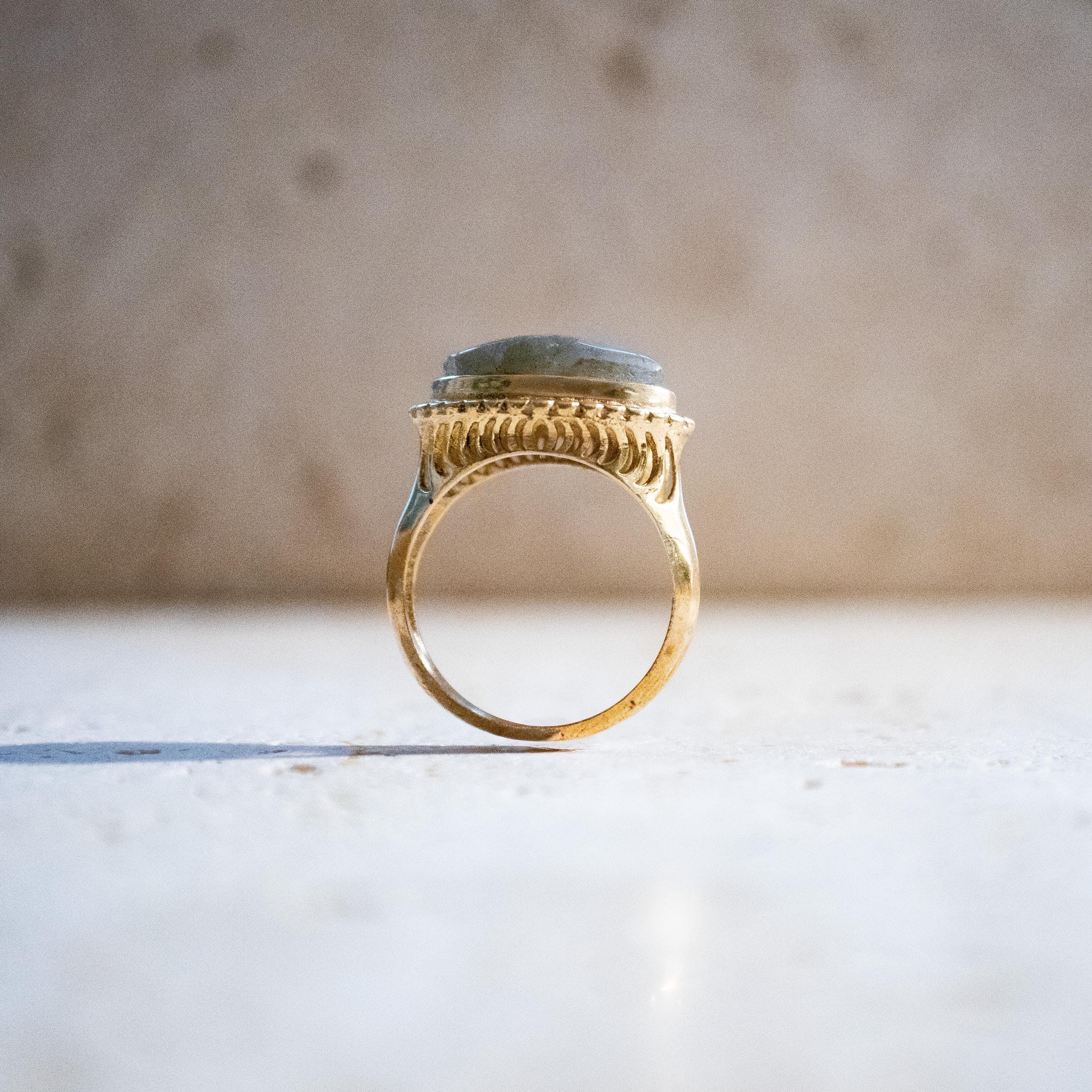 Augenförmiger Labradorit Ring groß gold handgemacht