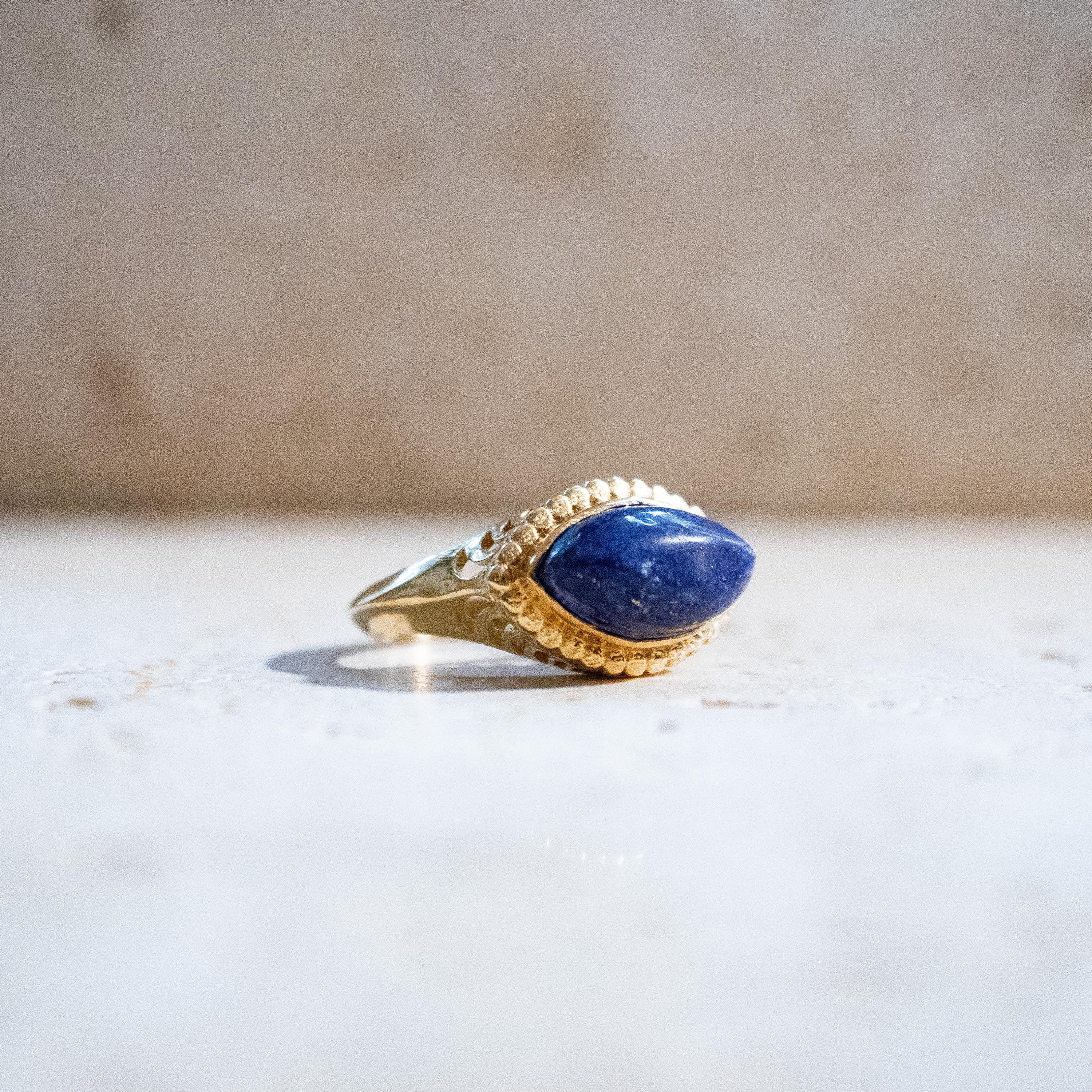 Augenförmiger Lapis Lazuli Ring groß gold handgemacht