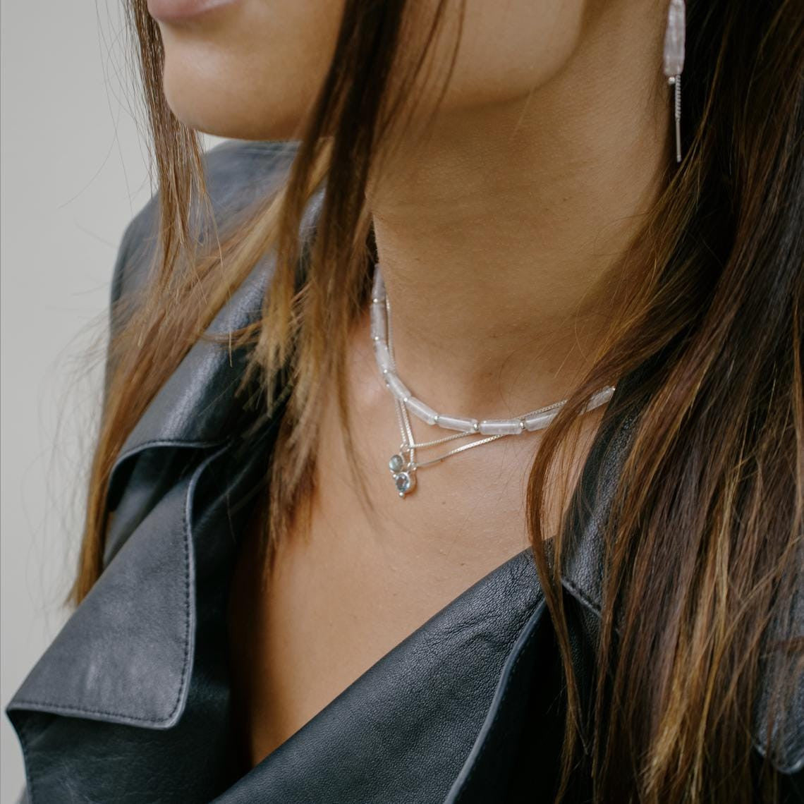 Zierliche Halskette aus 925 Sterling Silber mit rundem Labadorit Edelstein handgemacht