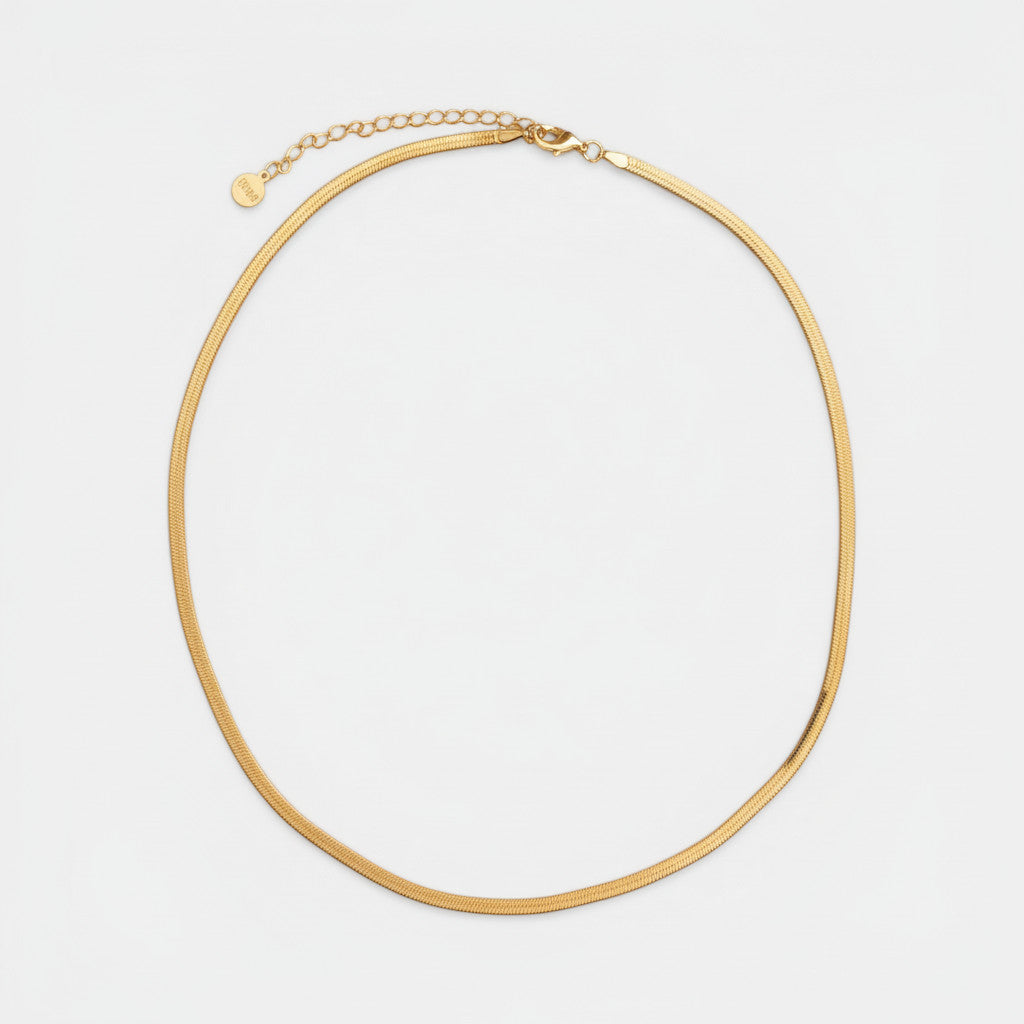 Nooe UG gold herringbone necklace, 3mm wide, adjustable 40-45cm, made of brass with gold plating.