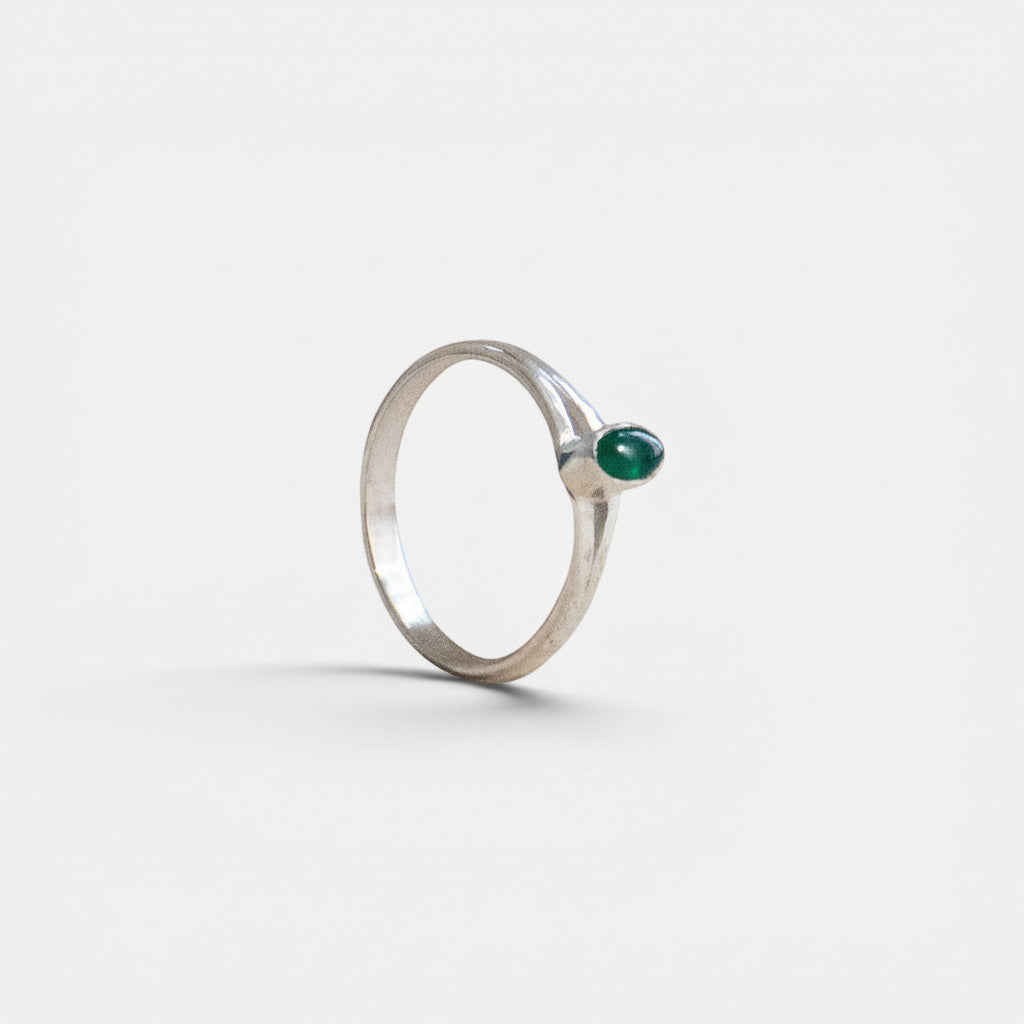 Nooe UG handmade 925 sterling silver ring with a small oval green onyx stone.
