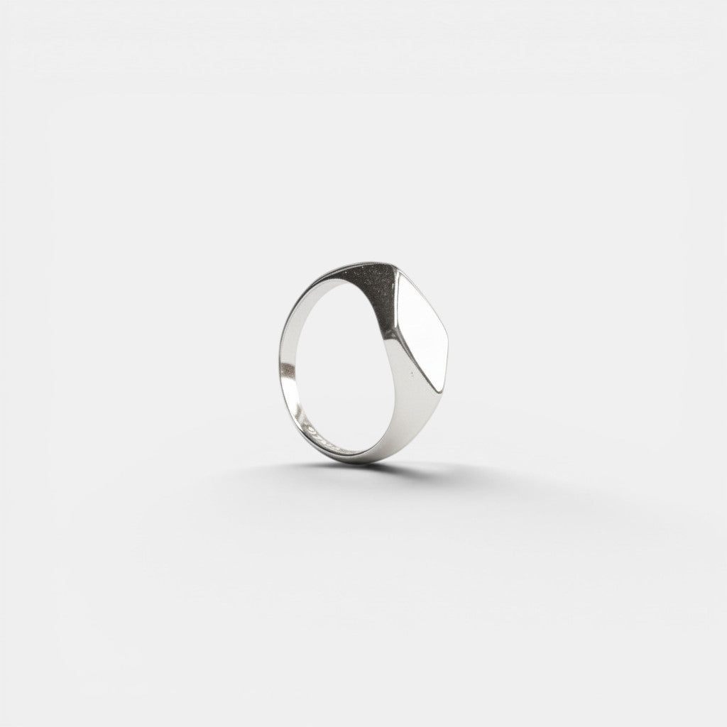 Nooe UG small square signet ring in polished 925 sterling silver, handmade for a minimalist look.