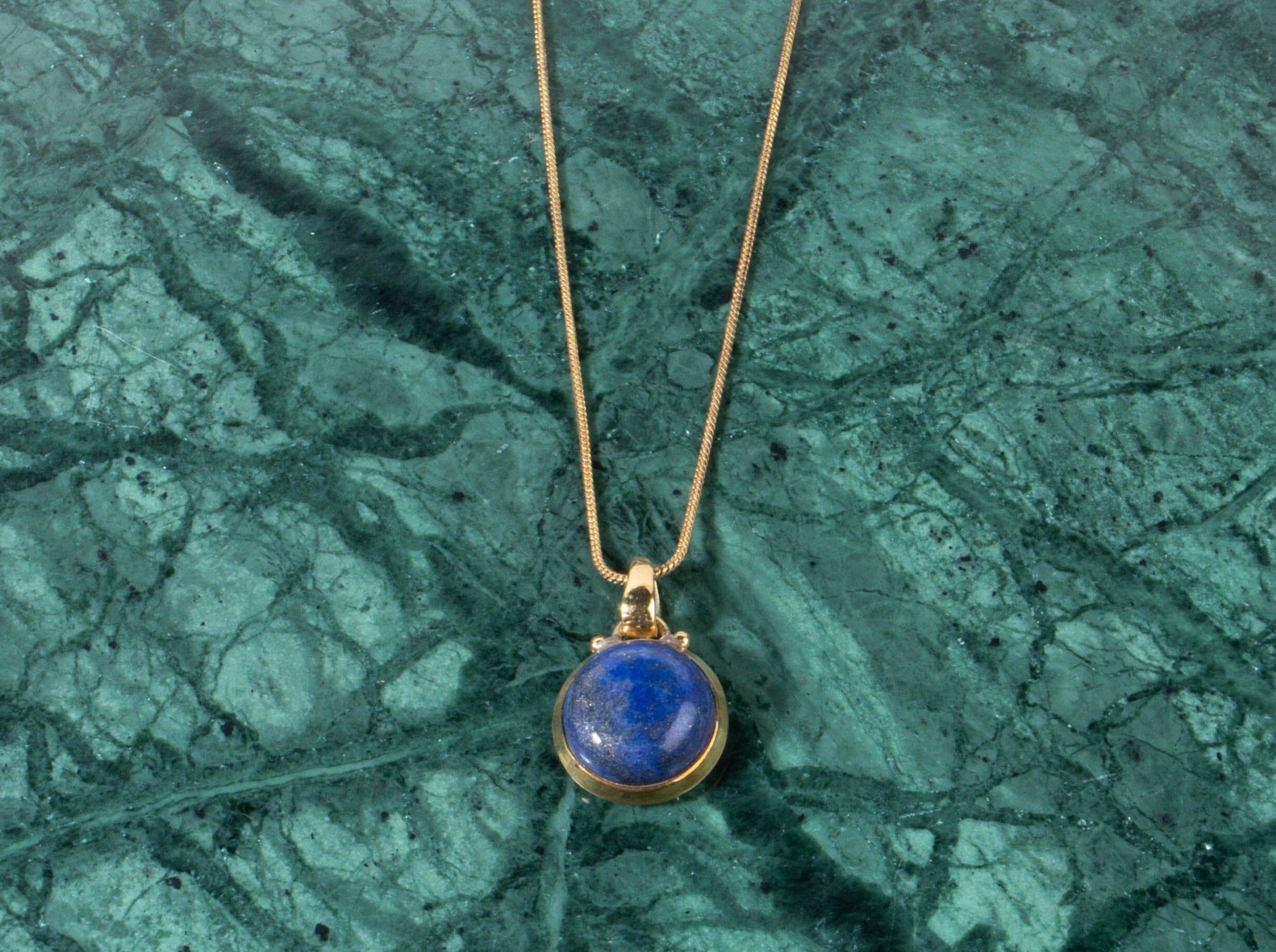 Runde Lapis Lazuli Kette aus Messing handgemacht - NooeBerlin