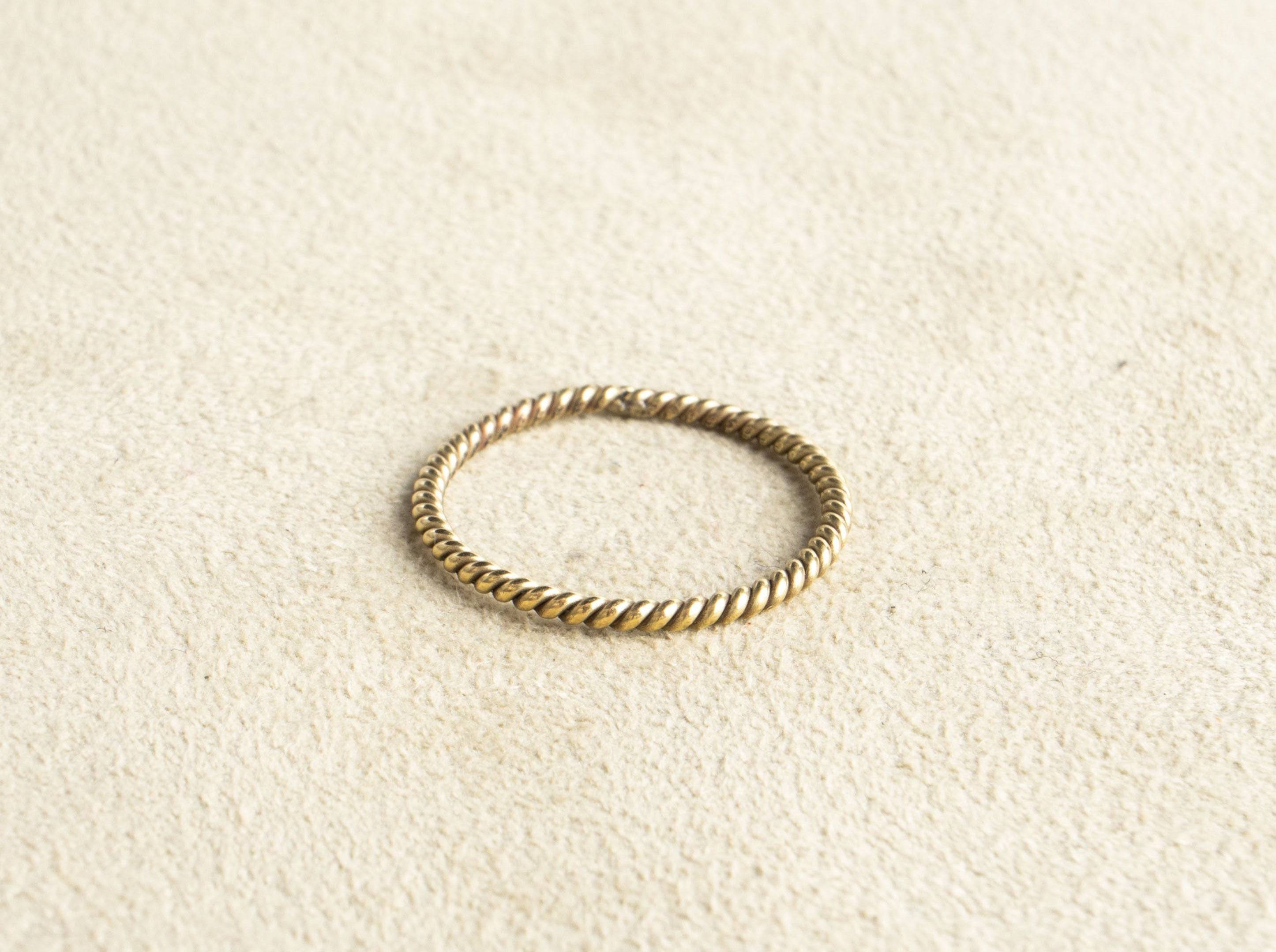 Geflochtener Ring aus Messing handgemacht - NooeBerlin