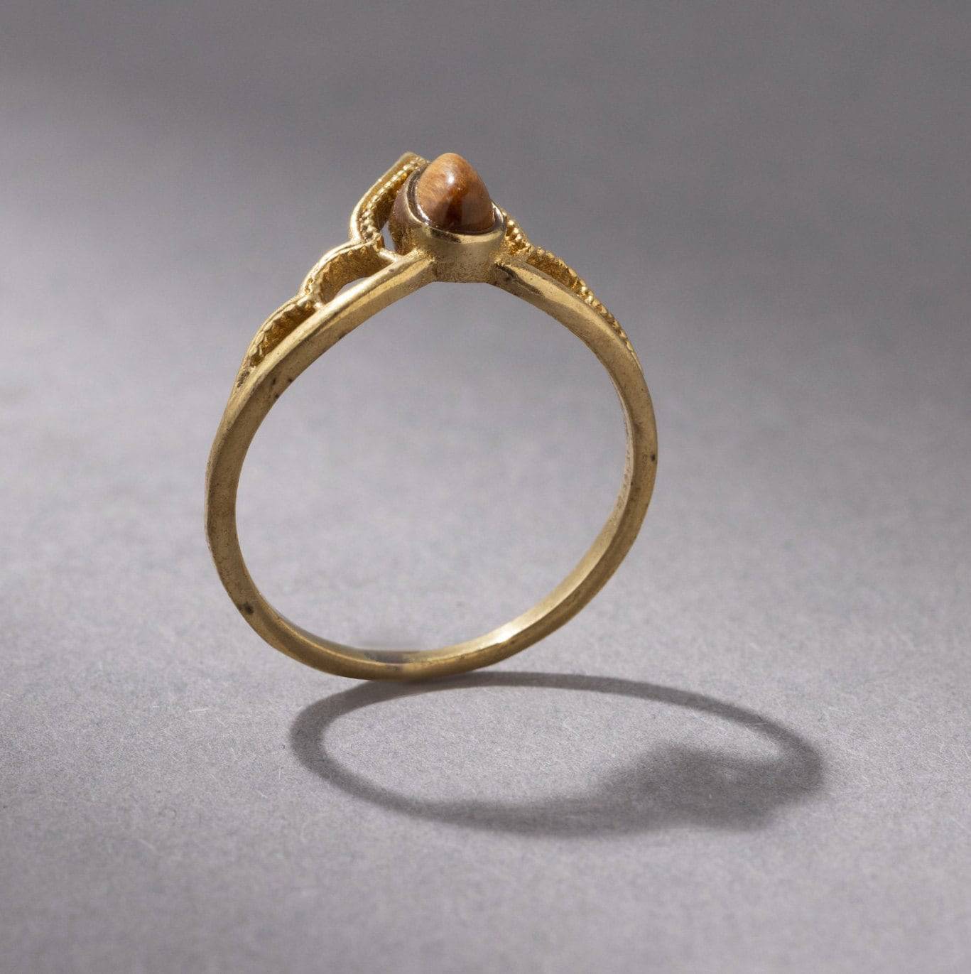 Tiara Kronen Ring mit Tigerauge Spitze gold handgemacht - NooeBerlin
