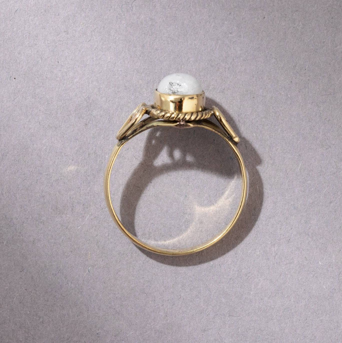 Mondstein Ring mit ovalem Stein gold handgemacht - NooeBerlin