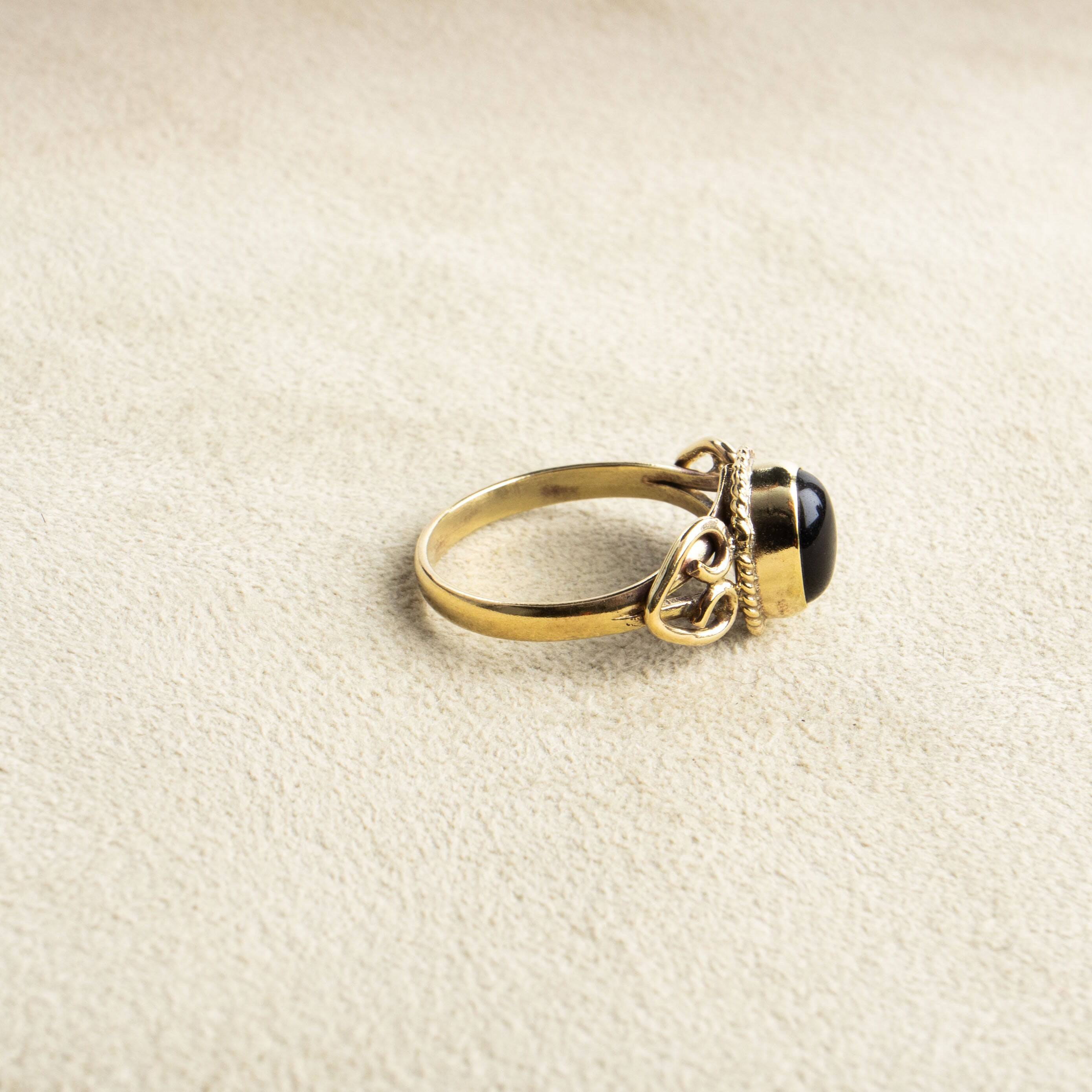 Onyx Ring mit ovalem Stein verspielt handgemacht - NooeBerlin