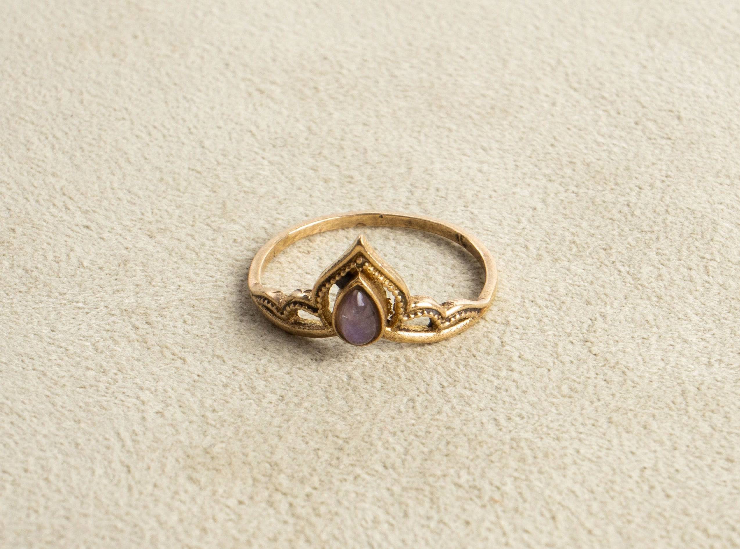 Tiara Kronen Ring mit Amethyst Spitze gold handgemacht - NooeBerlin