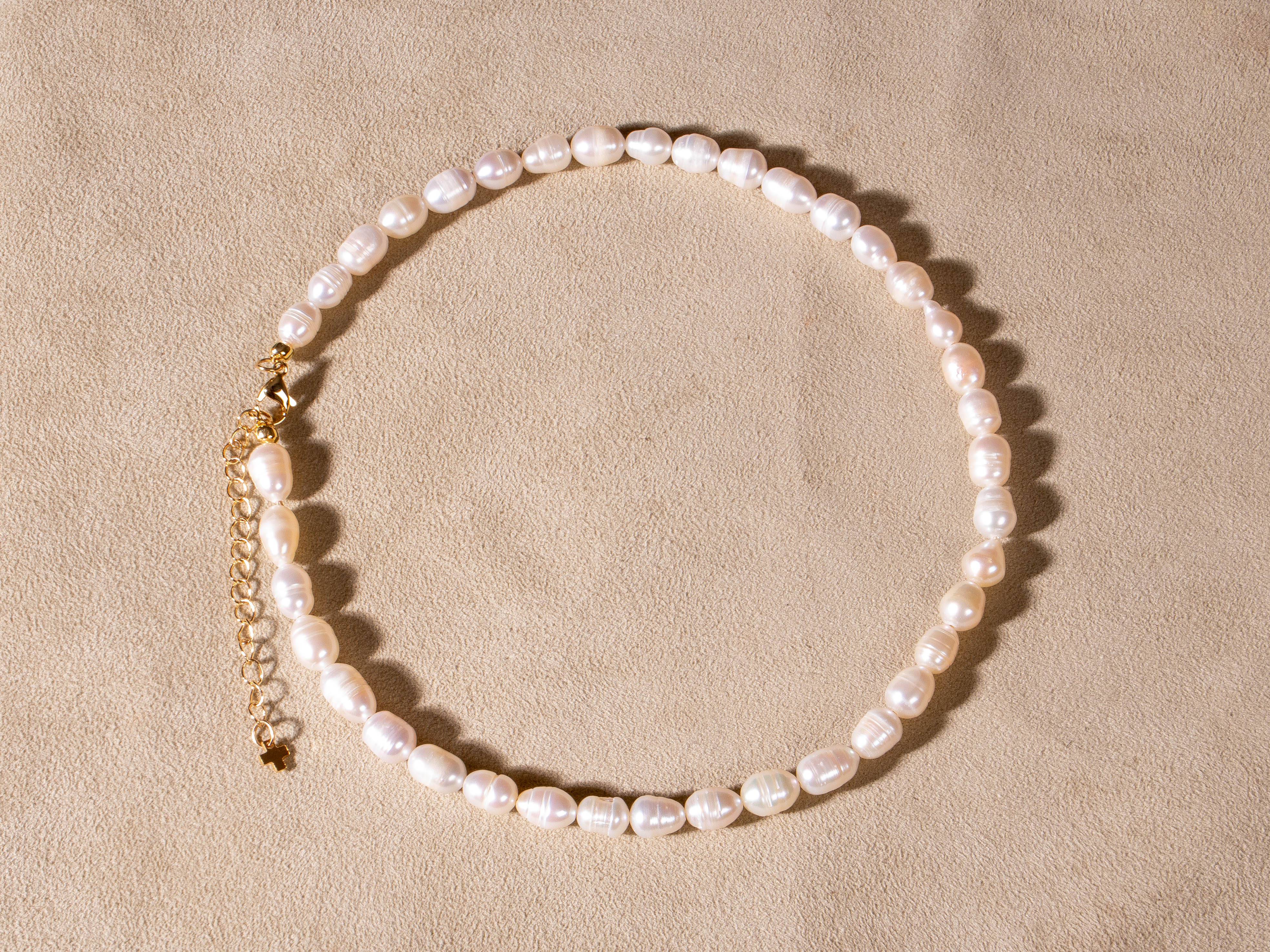 Perlenkette Choker Sommer Unisex - Kette mit Süßwassserperlen gold handgemacht - Geschenk - NooeBerlin