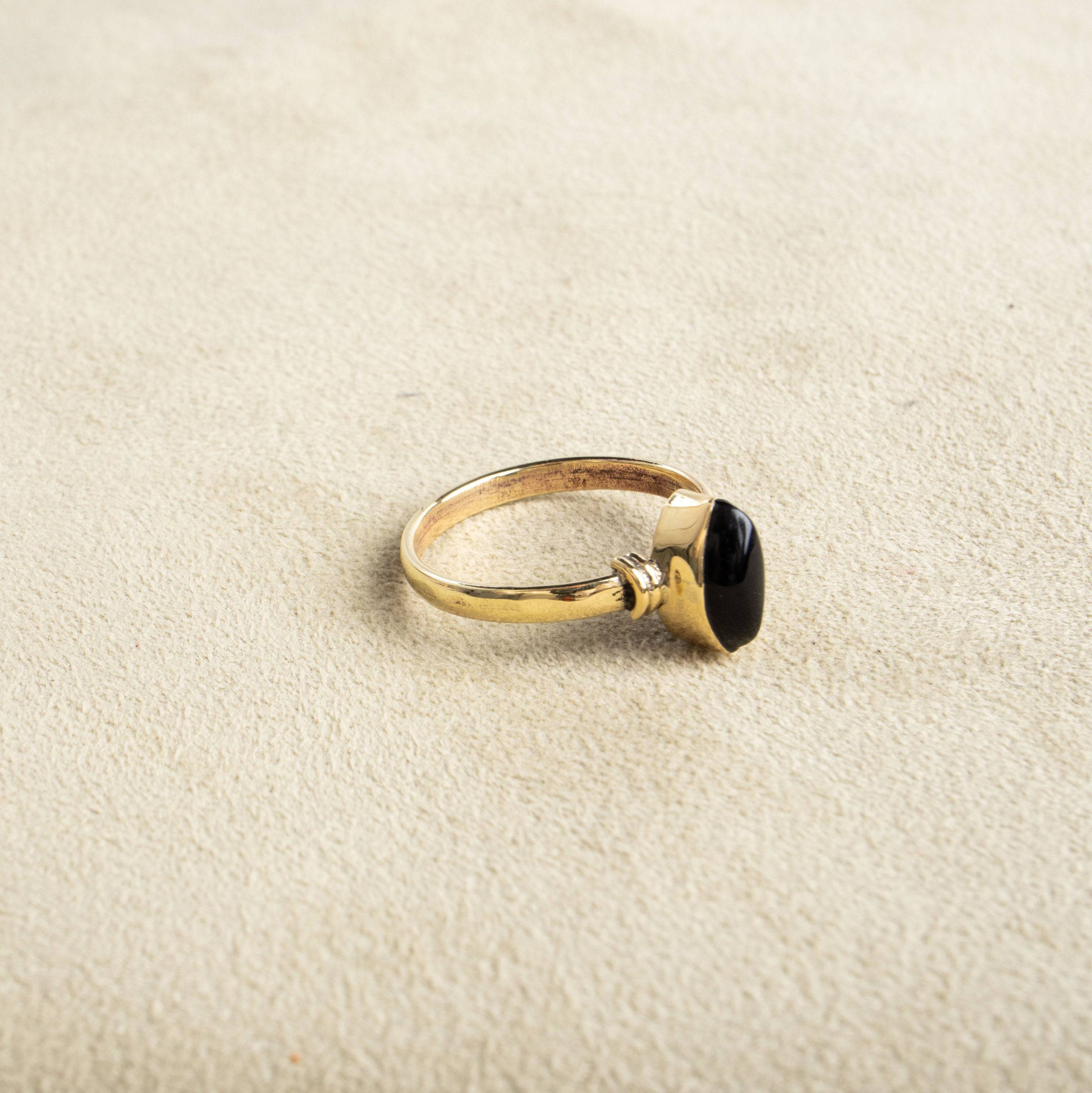 Onyx Ring mit ovalem Stein handgemacht - NooeBerlin