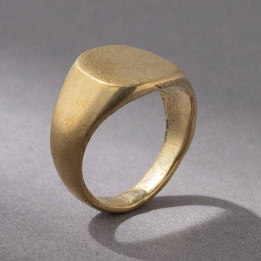 Siegelring aus Messing | Goldener Ring - NooeBerlin