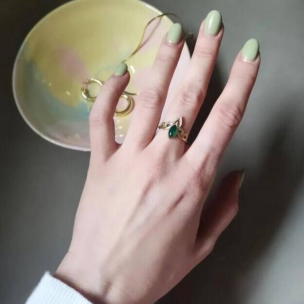 Auge Kronen Ring mit grünem Onyx gold handgemacht - NooeBerlin