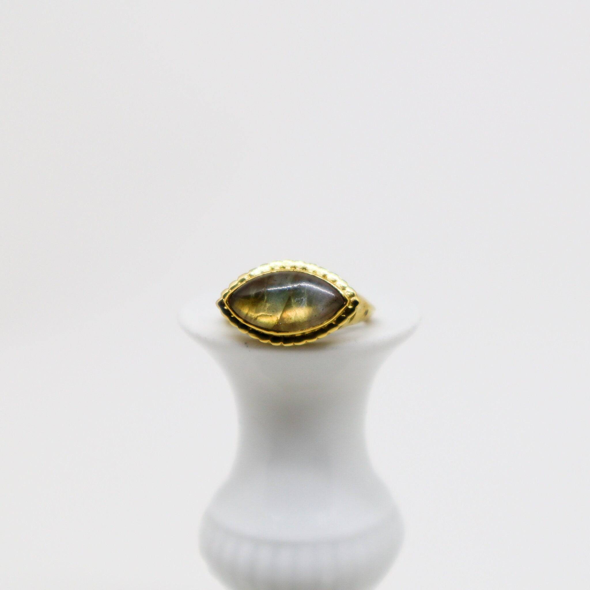 Augenförmiger Labradorit Ring groß gold handgemacht - NooeBerlin