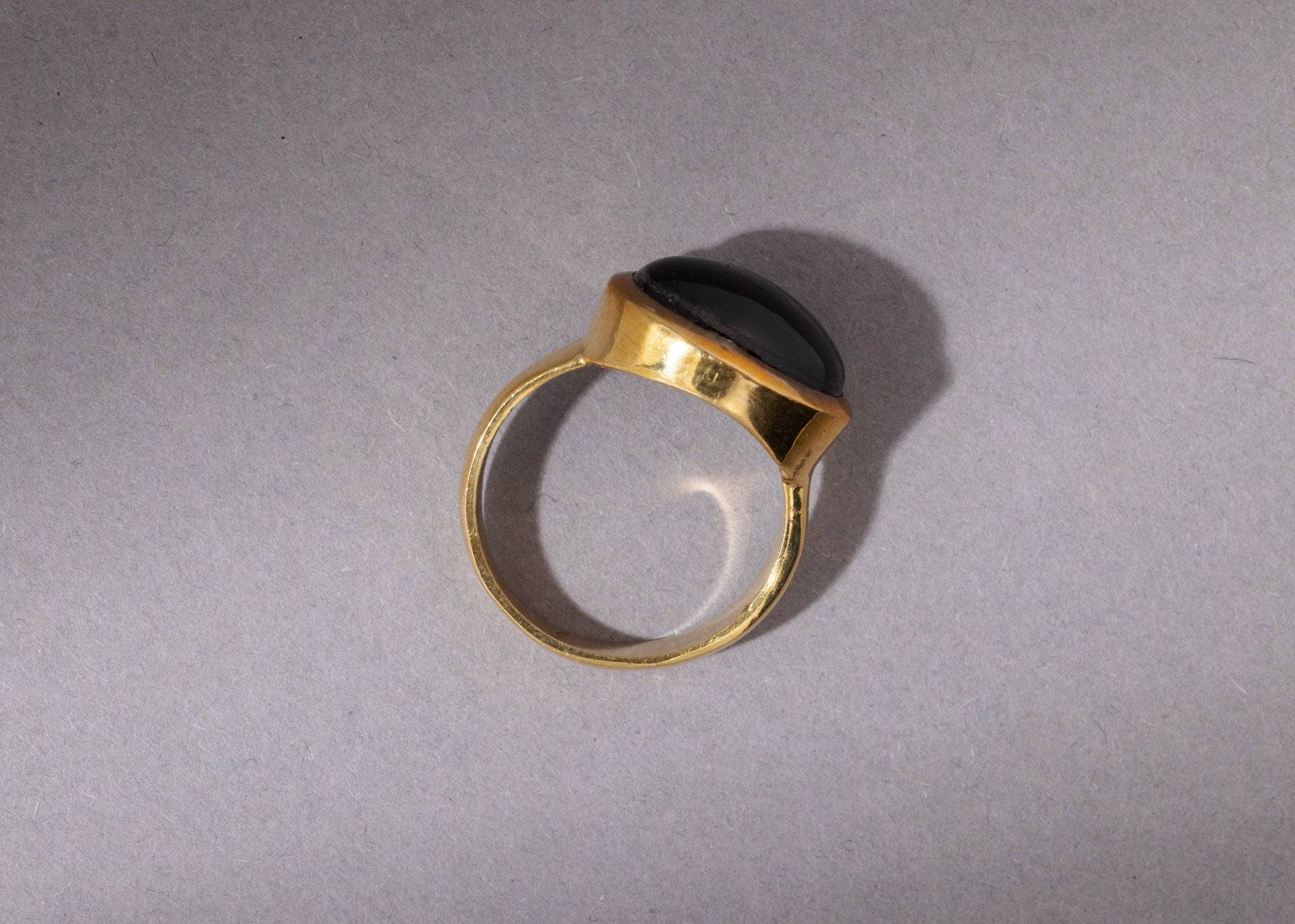 Großer schwarzer Onyx Ring oval - NooeBerlin