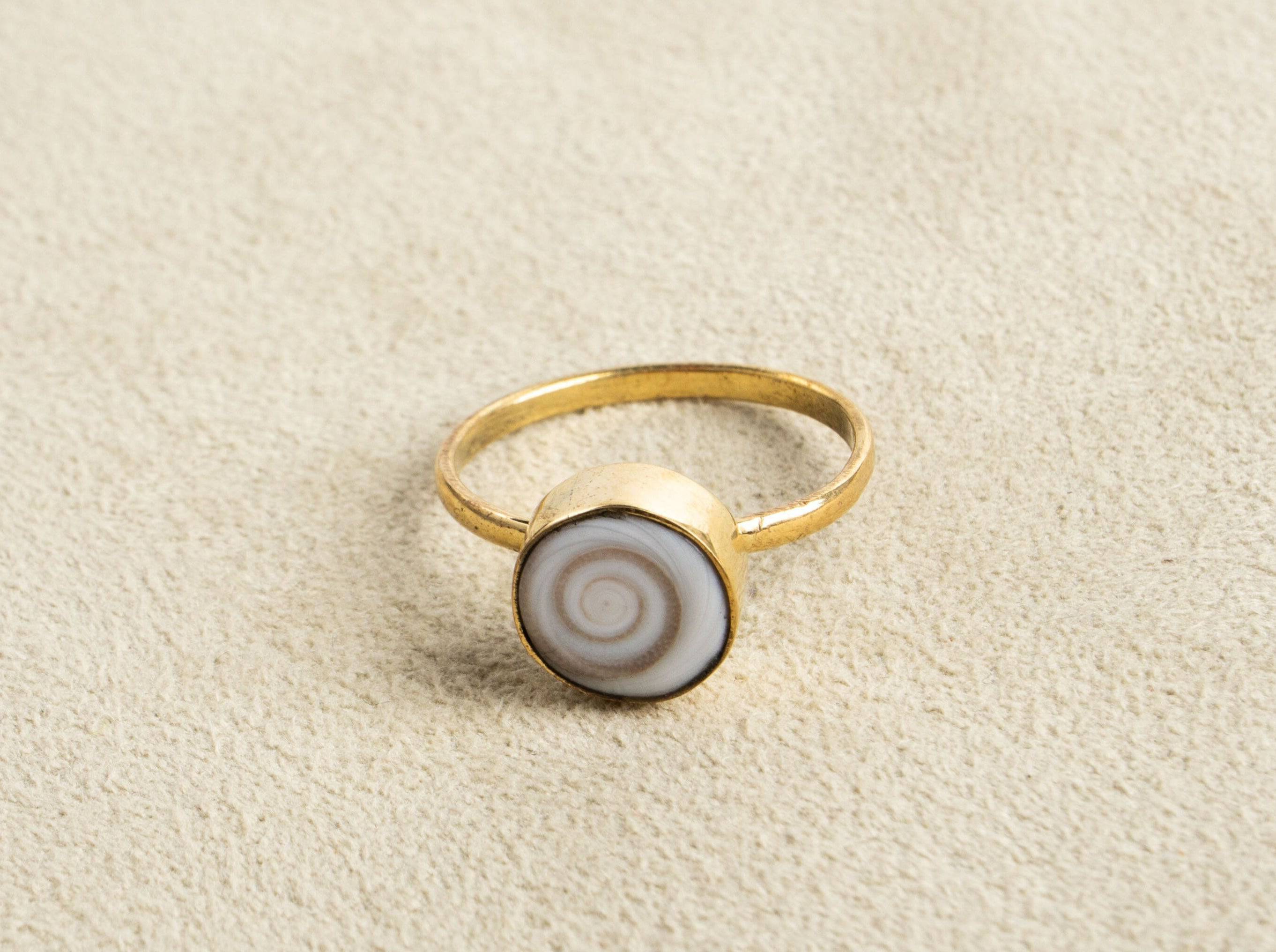 Shivas Auge kleiner Ring mit Muschel gold handgemacht - NooeBerlin