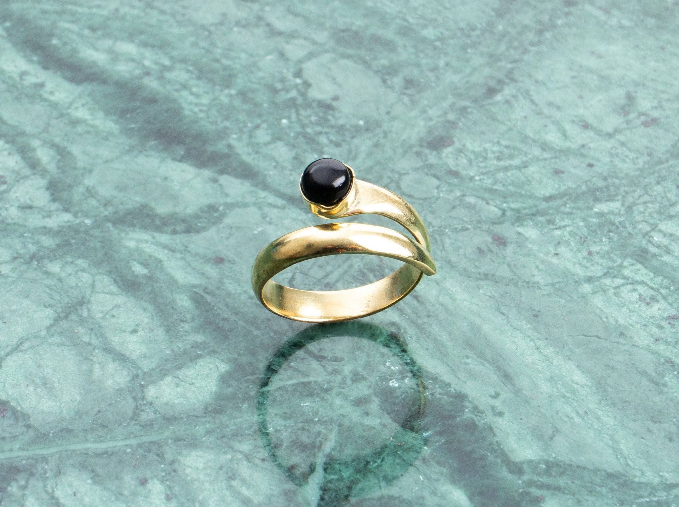 offener schwarzer Onyx Ring gold Spitze handgemacht - NooeBerlin