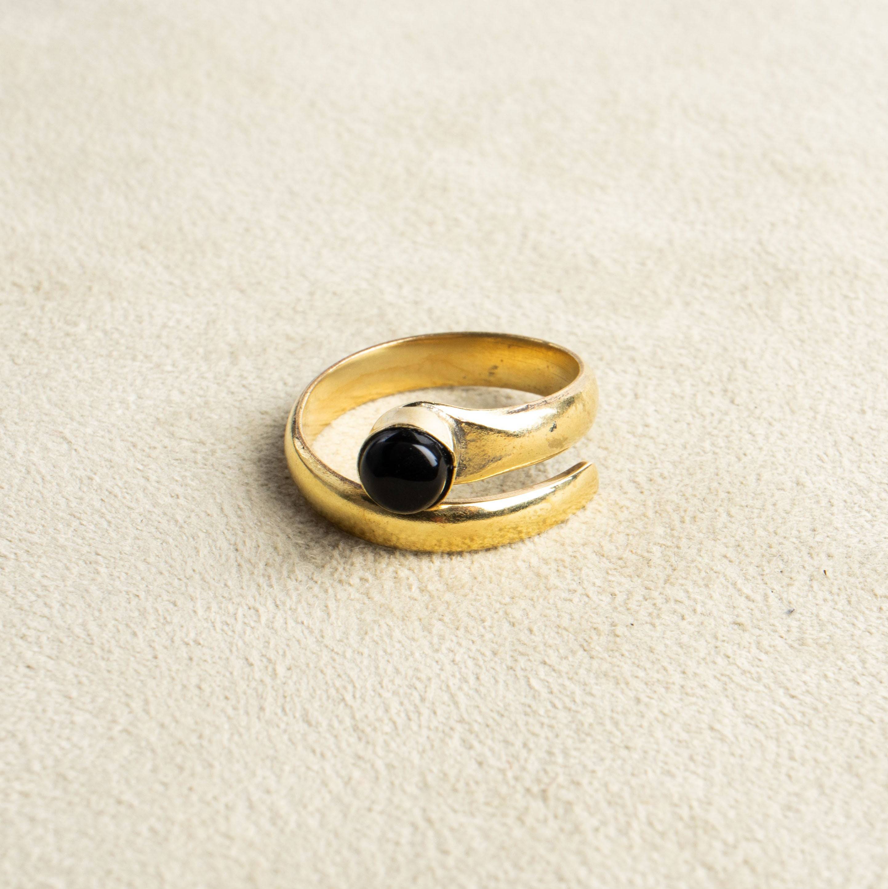offener schwarzer Onyx Ring gold Spitze handgemacht - NooeBerlin