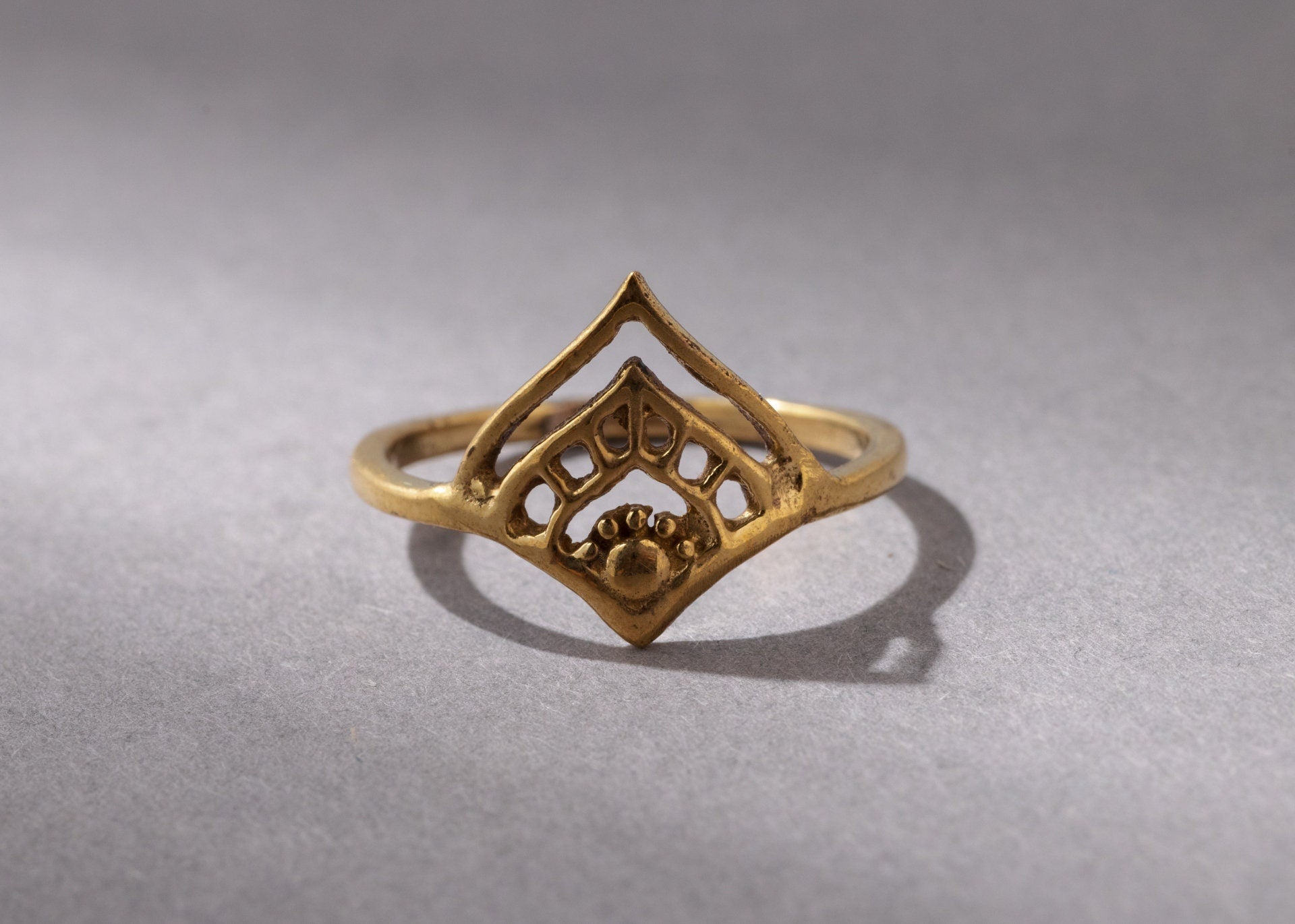 Kronen Boho Ring gold filigran minimalistisch handgemacht