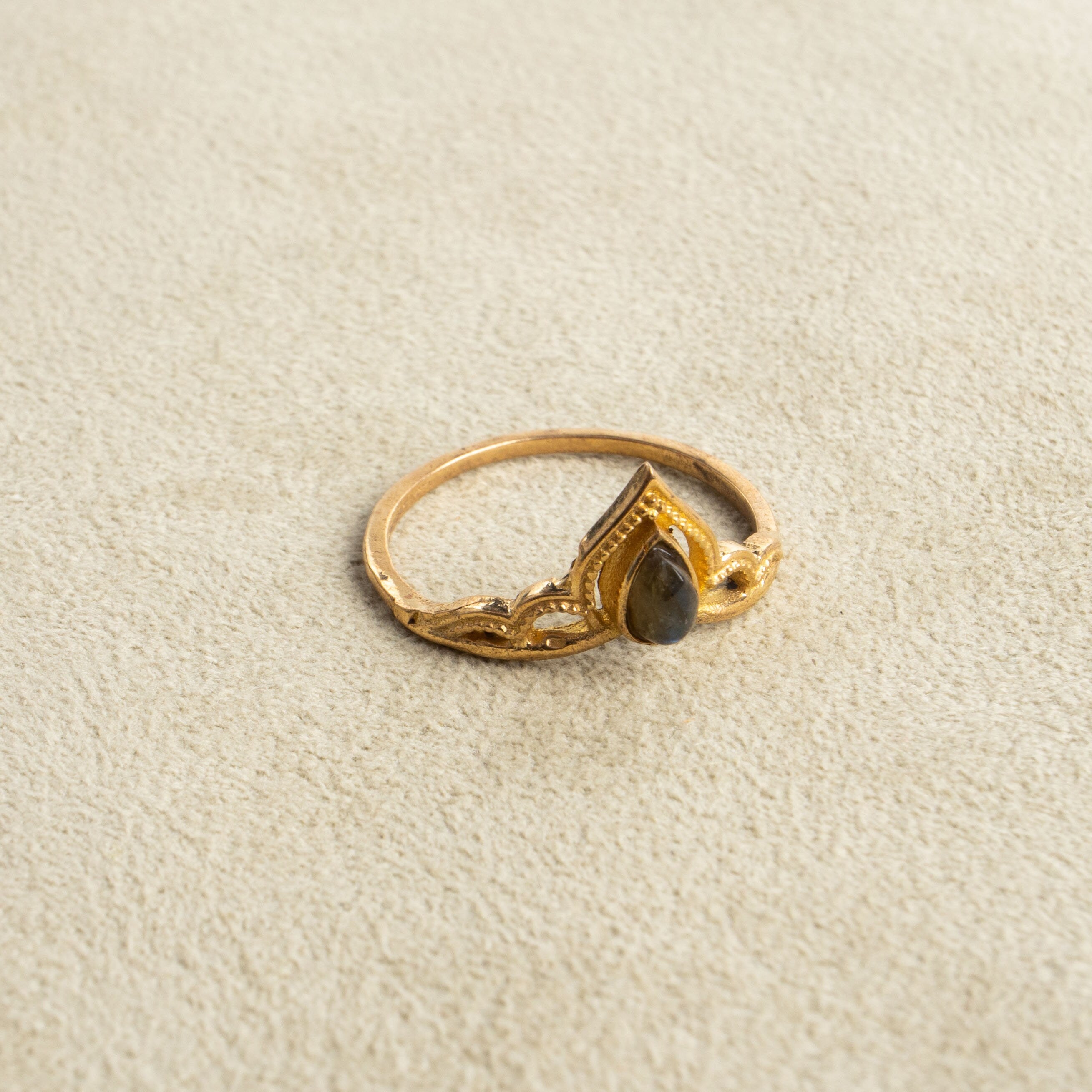 Tiara Kronen Ring mit Labradorit Spitze gold handgemacht