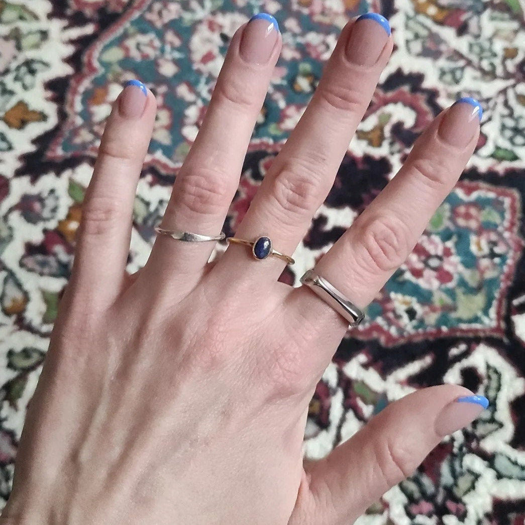 Feiner Lapis Lazuli Ring mit ovalem Stein handgemacht